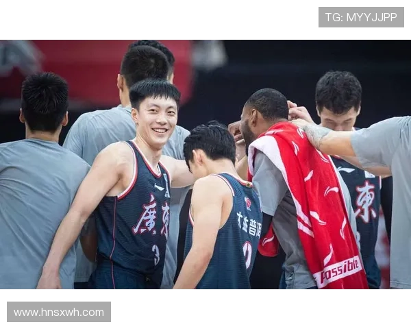 广厦夺冠之夜全中国篮球为他喝彩这是属于他的辉煌时刻